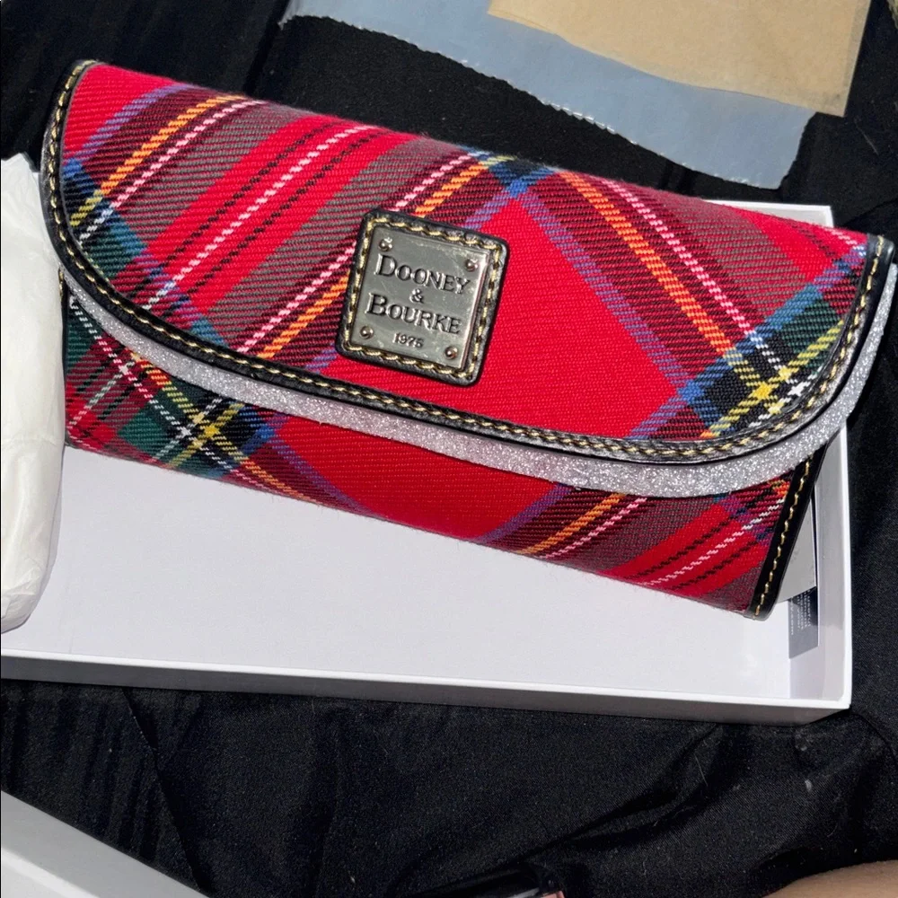 Dooney 🆕 Tartan Continental Clutch wallet red  plaid woven cotton fabric - Picture 4 of 5